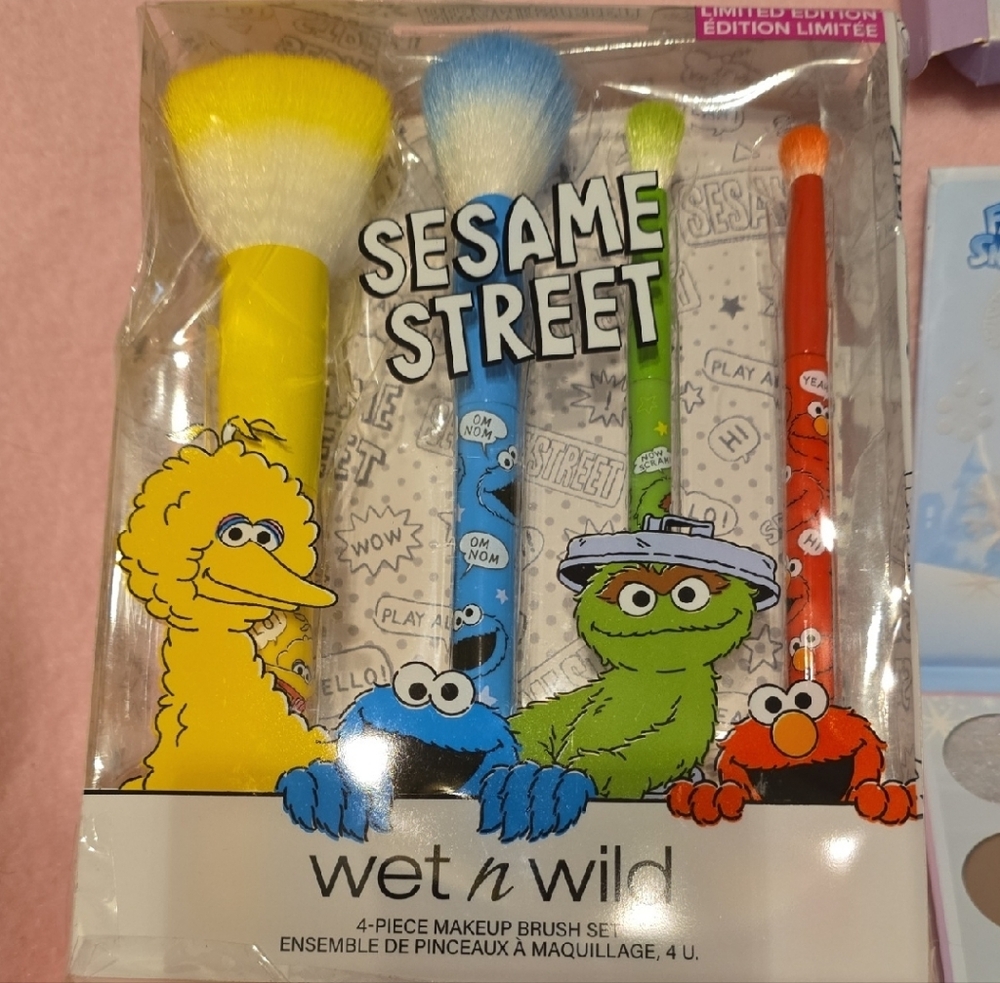 NIB - Wet n Wild Sesame Street Makeup Collection - Picture 2 of 4